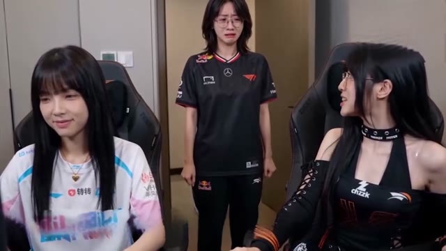 Bin大小姐宇宙海报